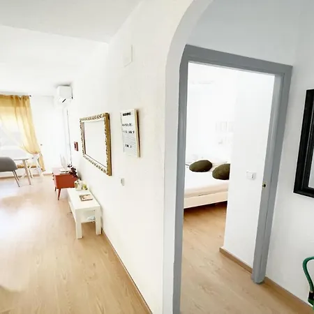 R-9552 Sunny Apartment